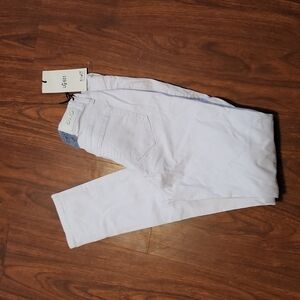 UWD Jeans Womens Size 9 White Premium Denim New Distressed Holes